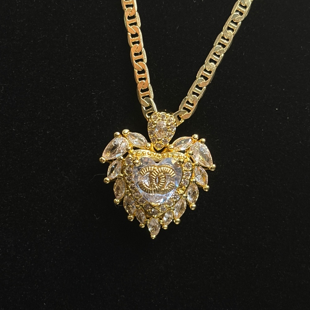 Haute Seraphim Collier featuring CHANEL